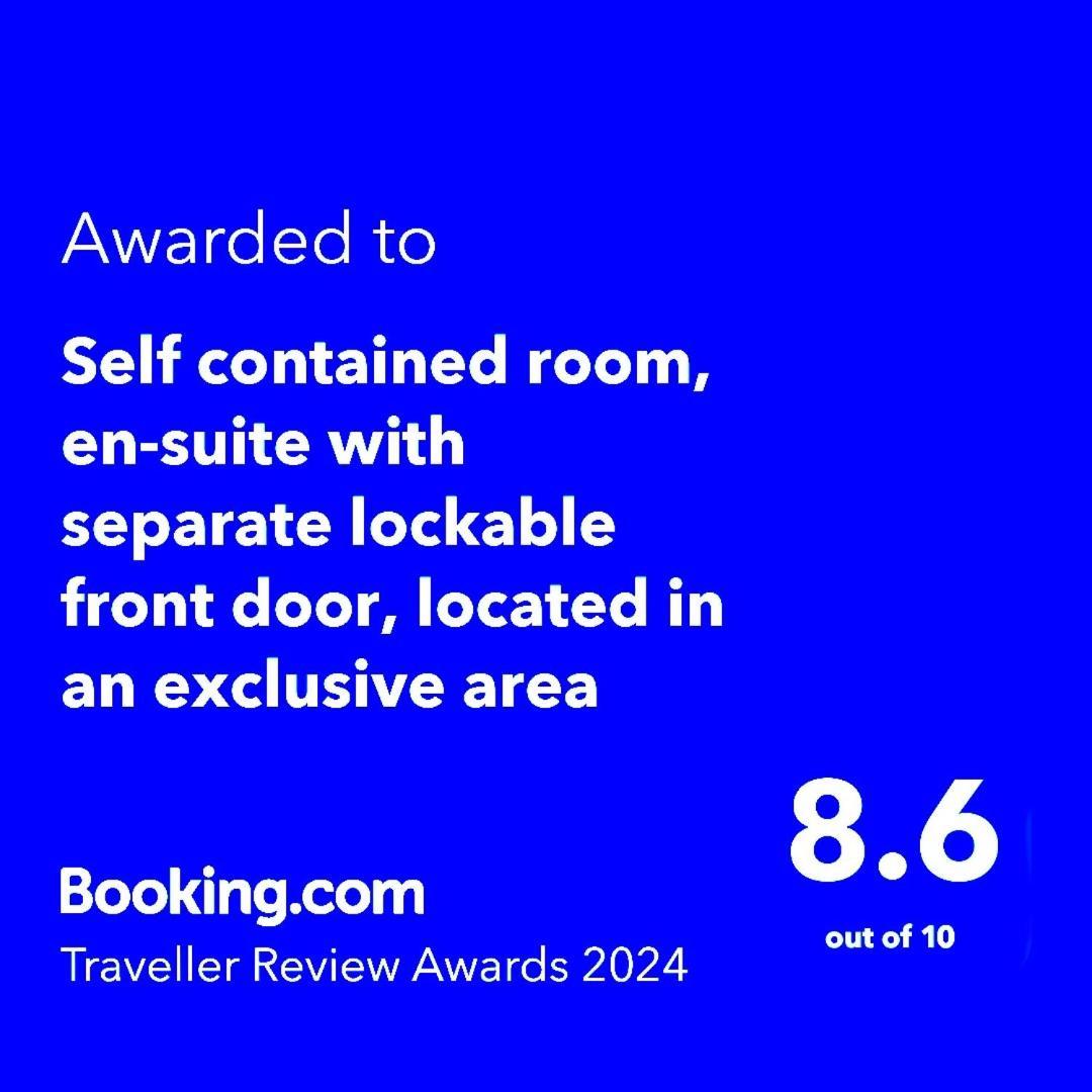 وينزبيري Self Contained Room, En-Suite With Separate Lockable Front Door, Located In An Exclusive Area المظهر الخارجي الصورة