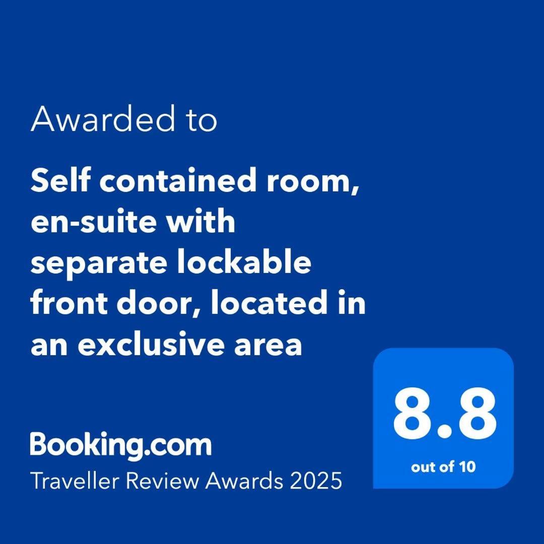 وينزبيري Self Contained Room, En-Suite With Separate Lockable Front Door, Located In An Exclusive Area المظهر الخارجي الصورة